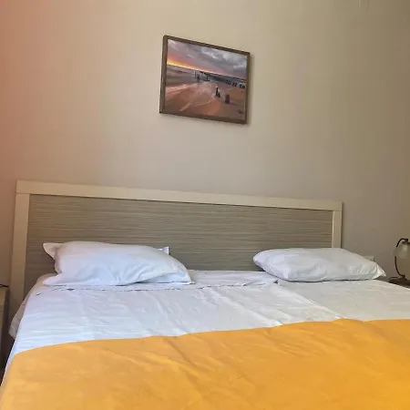 Апартаменты Bright, Central, 1-bed With Pool View Солнечный берег